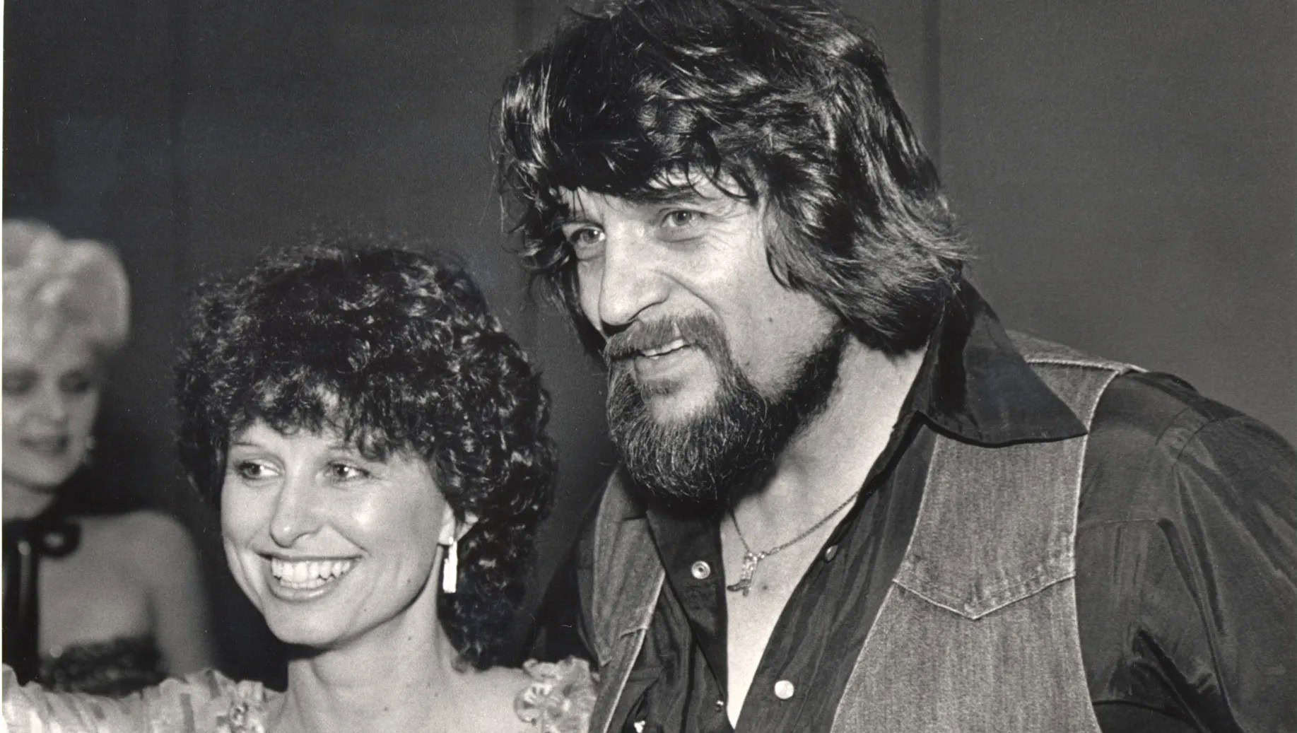 Waylon Jennings and Jessi Colter – “Wild Side of Life”